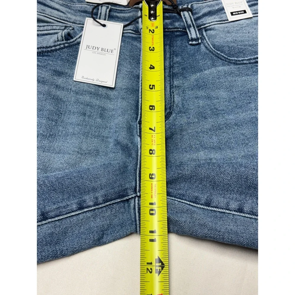 NWT Judy Blue Dad Jeans Mid Rise Medium Blue‎ Distressed MD Womens Size 5/27 L31